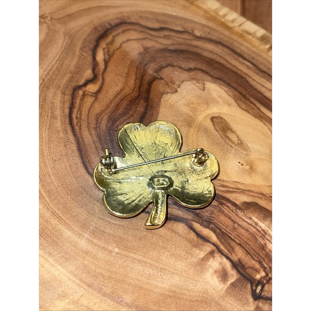 Vintage SFJ Green Enamel Gold Tone Shamrock Irish Pin Brooch Gaelic Europe - Picture 3 of 5
